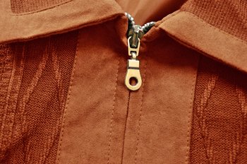 Cognac outfit with zipper