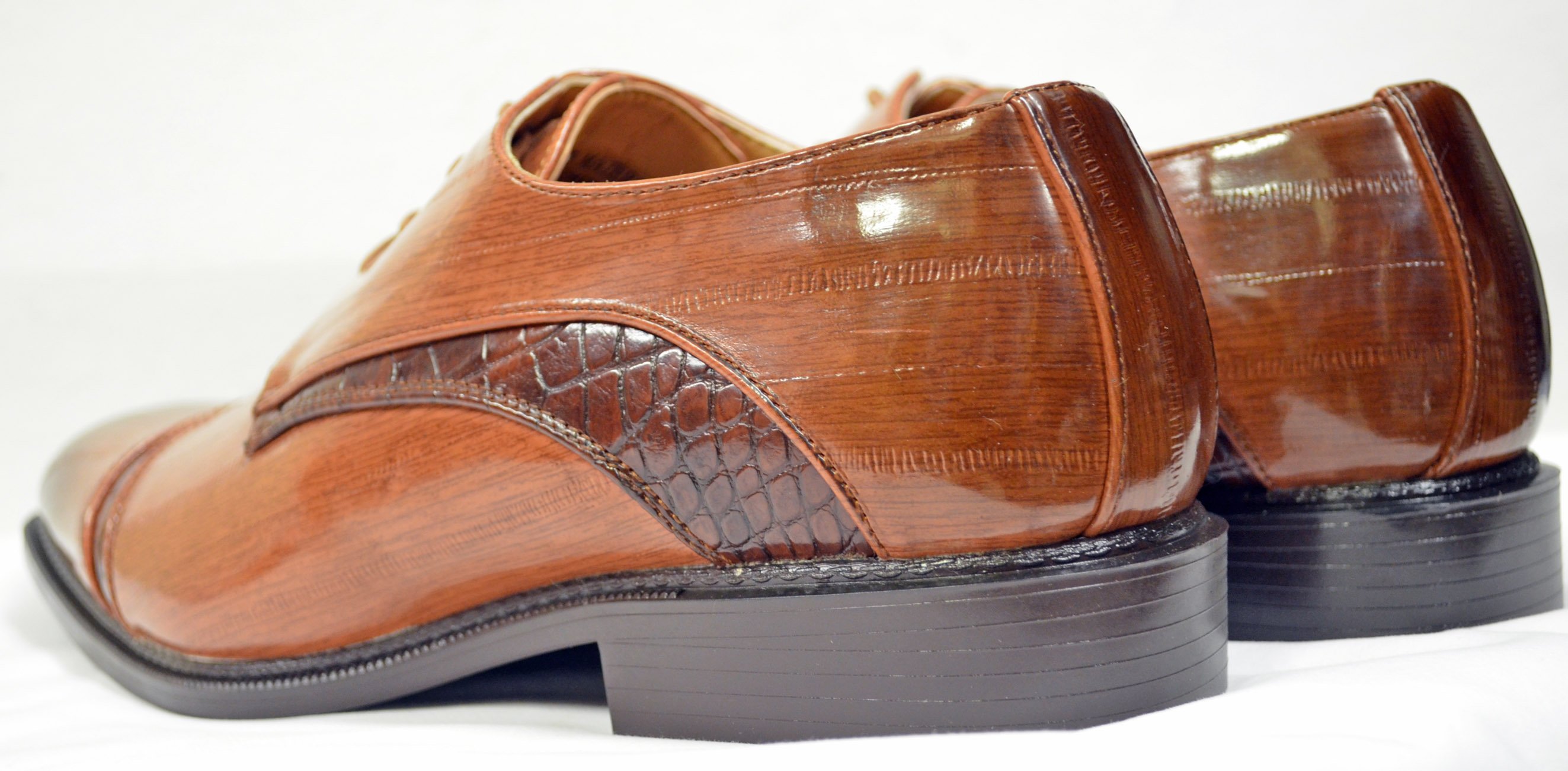 Back of Antonio Cerrelli Cognac Burnished Alligator PU Leather Derby Shoes