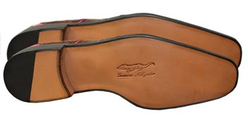 bottom of mauri 4068 alligator shoes