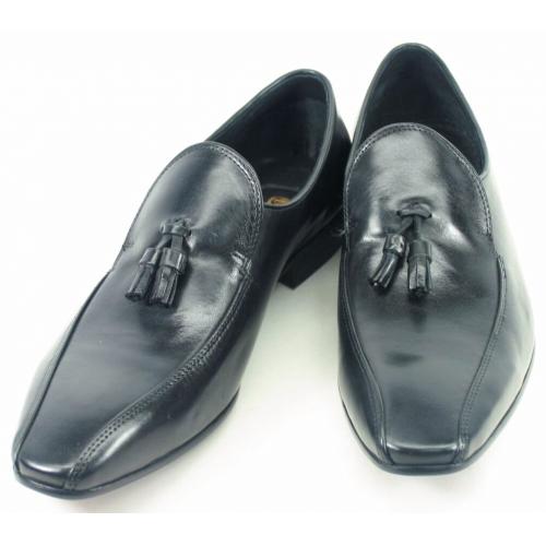 Carrucci Black Genuine Calf Skin Leather Loafers With Tassel KS308-01.