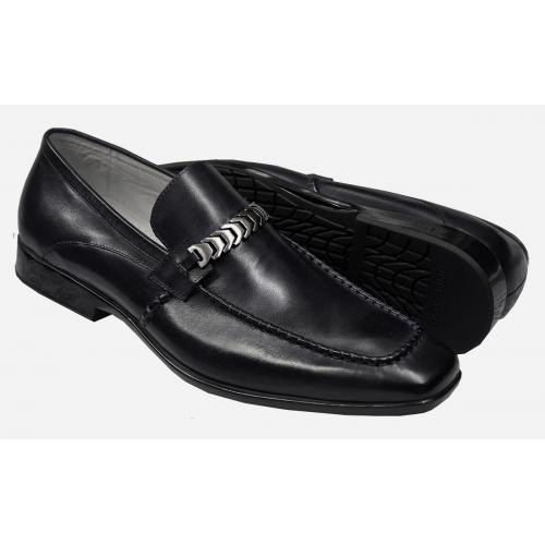 Giovanni "Cruz" Black Genuine Leather Moc Toe Bit Strap Loafers