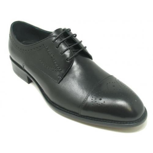 Carrucci Black Genuine Calfskin Leather Medallion Cap Toe  Oxford Shoes KS711-01.